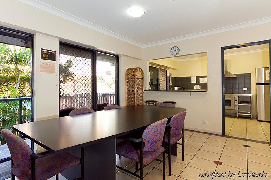 Arrival Lodge Hostel Accommodation Gold Coast Exterior photo