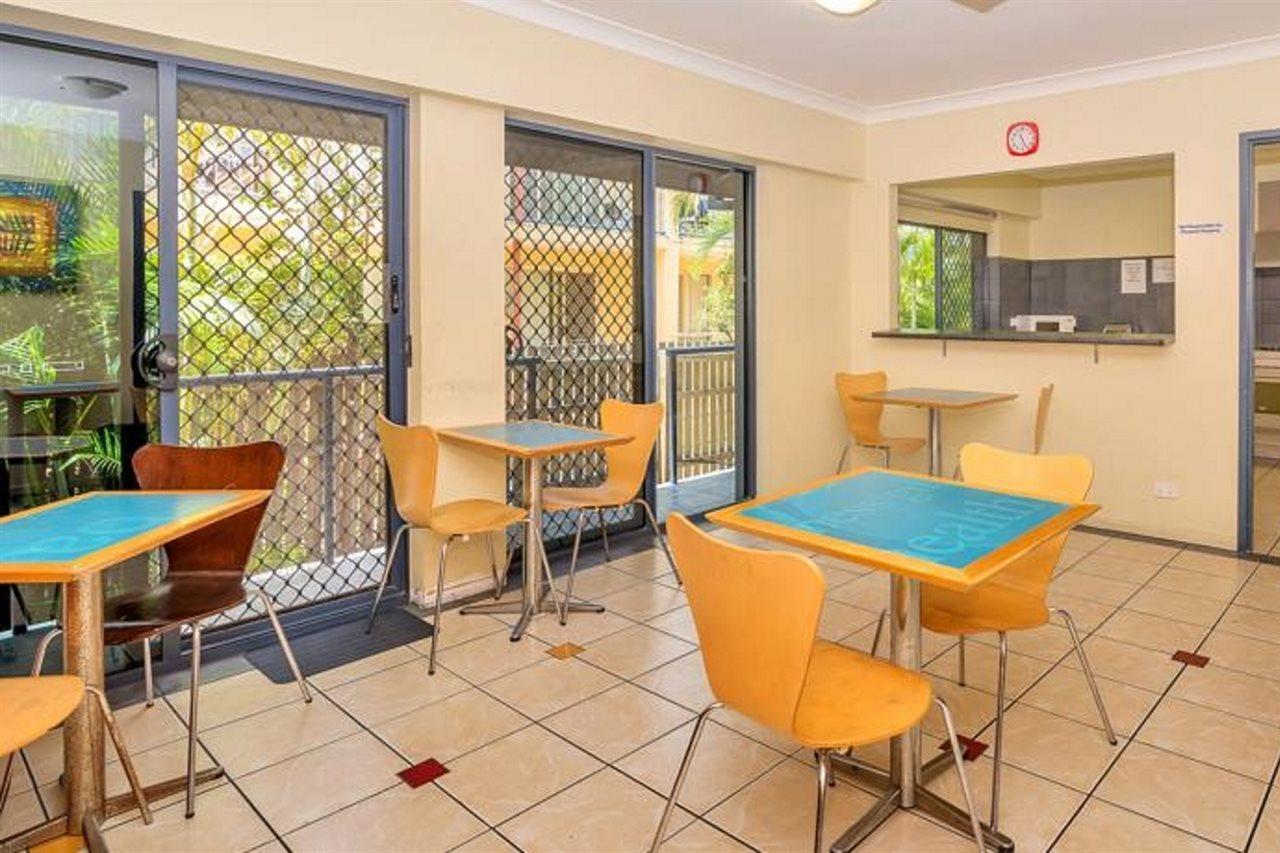 Arrival Lodge Hostel Accommodation Gold Coast Exterior photo